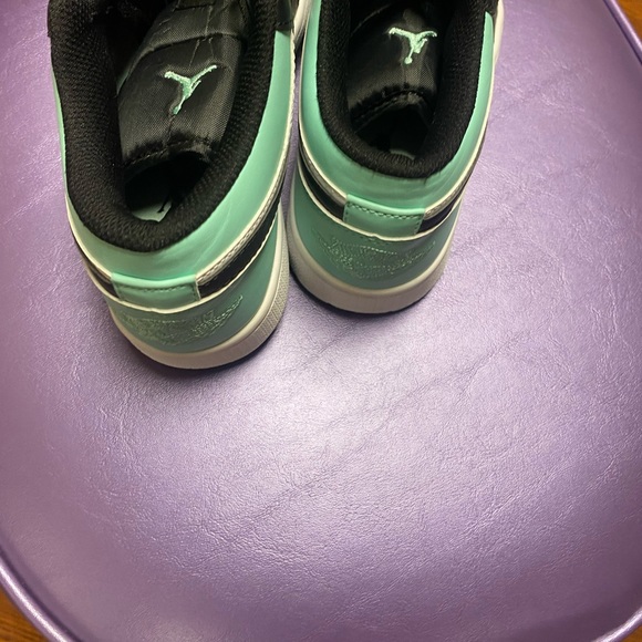 Air Jordan 1 Low Emerald Rise 553558-117 - Picture 9 of 12